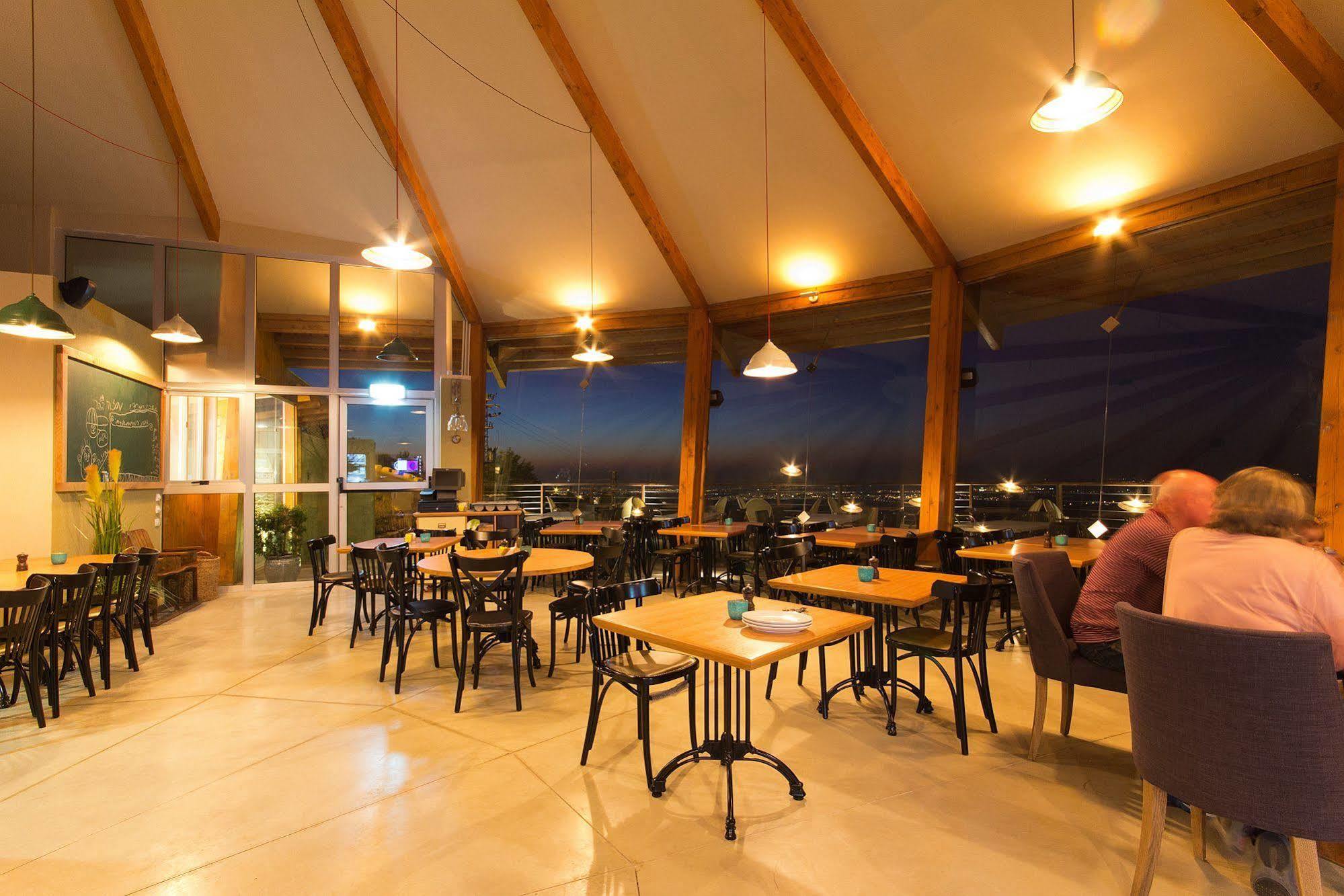 Shoresh Green Hills Family Suites Hotel Eksteriør billede