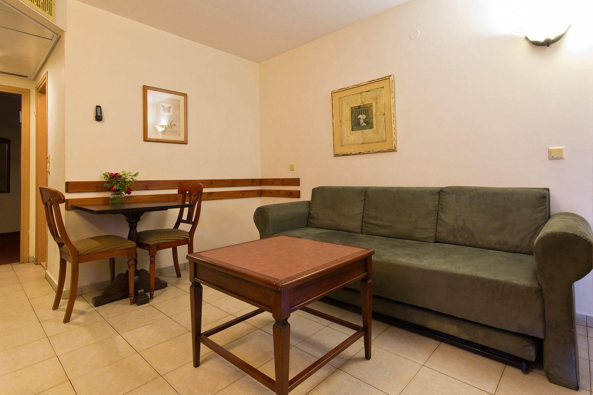 Shoresh Green Hills Family Suites Hotel Eksteriør billede