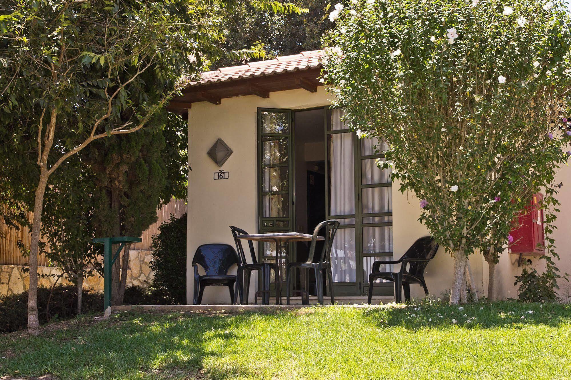 Shoresh Green Hills Family Suites Hotel Eksteriør billede